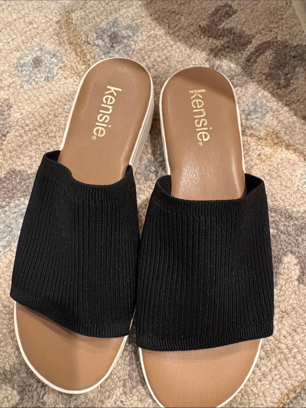 Kensie Black Knit Slide Sandals with Tan Footbed and White Platform 8